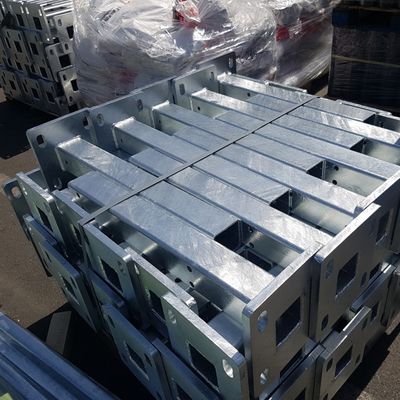 Seguridad vial Acero galvanizado caliente de alta velocidad barandilla cuadrada post estándar AASHTO M-180