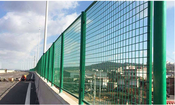 Cercas de malla de metal galvanizado con recubrimiento de polvo anti-brillo para carreteras en acero inoxidable