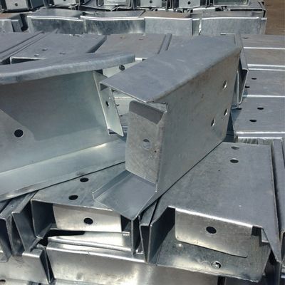 Barrera de choque de barandillas de carretera Bloque galvanizado en caliente con recubrimiento anticorrosión