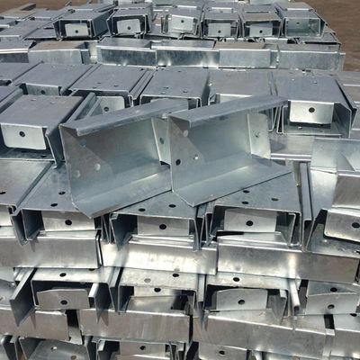 Barrera de choque de barandillas de carretera Bloque galvanizado en caliente con recubrimiento anticorrosión
