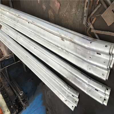 Seguridad vial tren de guardia galvanizado con extremo curvado con certificado ISO9001 2000