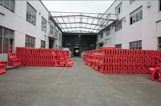 Barrera de colisión de plástico de agua llena de jersey personalizada para seguridad y seguridad al aire libre
