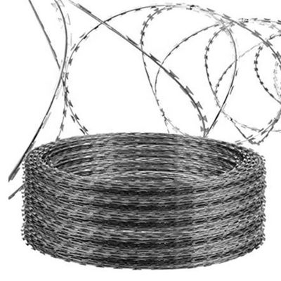 Cerco de alambre de púas galvanizado y sumergido en caliente con material de acero inoxidable
