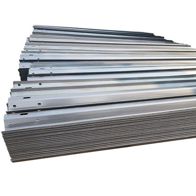 Q235B Q345B Acero W Beam Highway Guardrail Barrera de choque con el estándar AASHTO M-180