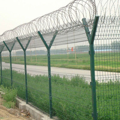 Cercas de alambre de púas galvanizadas y recubiertas de polvo para la seguridad del perímetro exterior