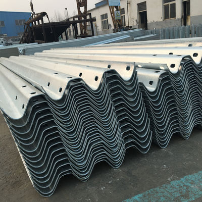 A standard AASHTO M-180 Steel Hot-dip Galvanized Highway Guard Rail con diseño personalizado