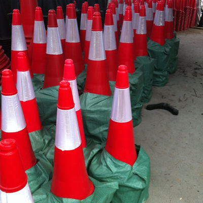 Alto nivel de visibilidad Cone de tráfico vial de PVC de color naranja Para las precauciones de seguridad vial