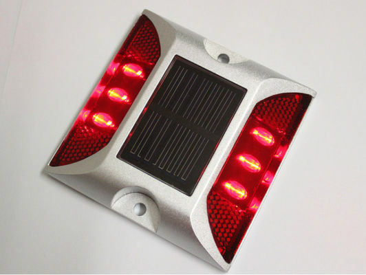 Seguridad vial Cat Eye Aluminio Road Stud Solar con tamaño 104*123*23mm y color rojo
