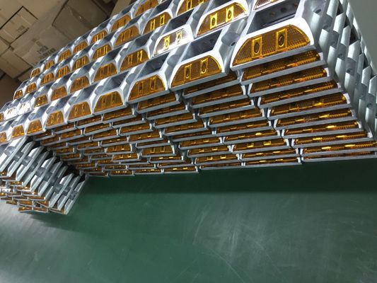LED rojo Cat Eye Road Stud Aluminio reflectante para la seguridad vial