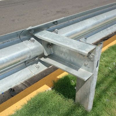 Q235 Q345 W Barrera de vigilancia de vigilancia galvanizada por inmersión en caliente para la seguridad vial