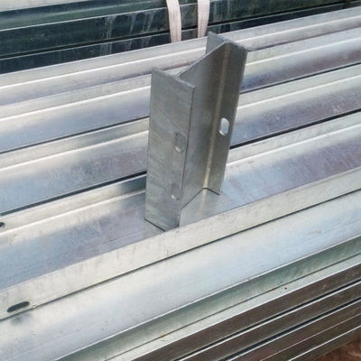 Seguridad al aire libre barandilla galvanizada de vigas W con poste H de acero y espaciador