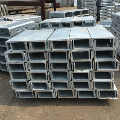 Q235 Q345 Barrera de protección de vigas flexibles personalizadas GI Seguridad de carreteras Espaciador U trapezoidal