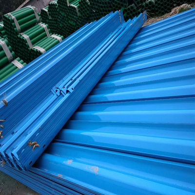 Seguridad vial espaciador galvanizado con material Q235 Q345 y acabado recubierto en polvo