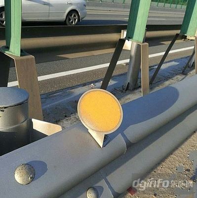 Luz de aluminio de alta visibilidad para la seguridad vial, luz de marcado de plástico, reflector de barandillas de protección en carretera