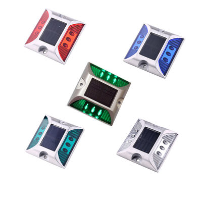Aluminio luz intermitente solar ojos de gato Road Stud en rojo azul