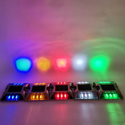 Aluminio luz intermitente solar ojos de gato Road Stud en rojo azul
