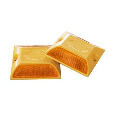 Seguridad vial Ojo de gato Reflector de plástico de pavimento Marcado de carretera con amarillo