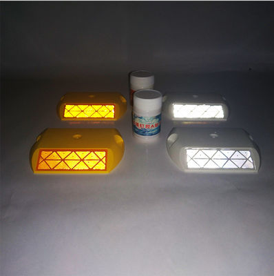 LED plástico reflector de ojos de gato luz solar rodillo hecho de PVC de alta visibilidad
