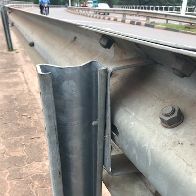 Galvanizado Q235 SJ235R Acero Autopista barandilla de protección Sigma Post con diseño personalizado