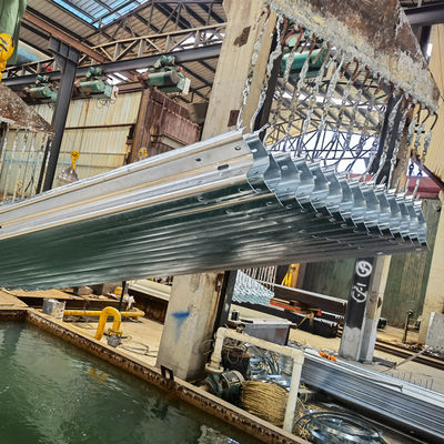 ISO 9001 Barrera de protección contra colisiones de vigas de acero galvanizado