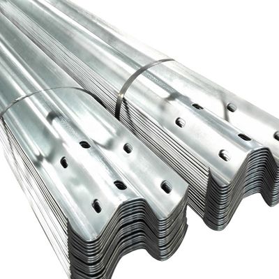 Seguridad del tráfico en la carretera personalizada W viga de acero baranda de protección galvanizado a fuego Q235 Q345