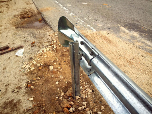 Ezy-Guard Smart Highway Guardrail Post estándar AASHTO M-180 para seguridad al aire libre