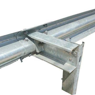 Postes cuadrados galvanizados y recubiertos en polvo Q235 Q345 para la distribución de barreras de tráfico