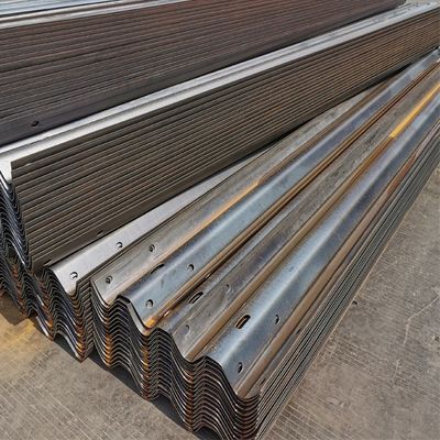 550-600 g/m2 recubrimiento de zinc galvanizado en caliente barrera de protección de vigas W para barreras de tráfico en carreteras