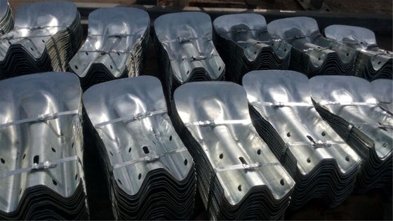 Carretera de guardia de barandillas de cola de pez Terminal de alas finales para la seguridad al aire libre y tamaño personalizado