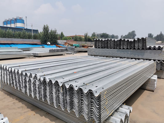 AASHTO M-180 W Beam/Thiry Beam Highway Guardrail Barrera de tráfico para necesidades personalizadas