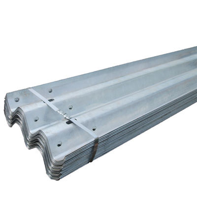 Barranco de protección de acero de vigas galvanizadas en caliente y laminadas en frío para protección de autopistas de alta velocidad