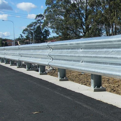 Barranco de protección de acero de vigas galvanizadas en caliente y laminadas en frío para protección de autopistas de alta velocidad