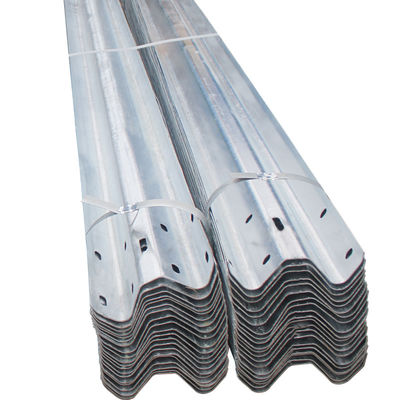 Q235 Q345 Barandillas de vigilancia de vigas galvanizadas onduladas y empapadas en caliente para carreteras fabricadas por Certified