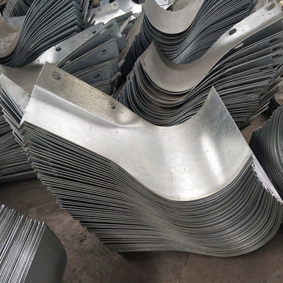 Forma de onda Baja en caliente barandilla de acero galvanizado para protección de carreteras