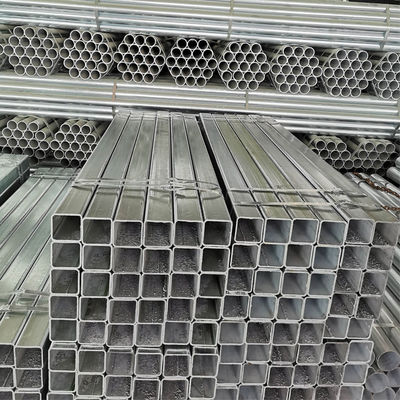 Fenda de metal galvanizado cuadrado de 4x4 fácilmente ensamblada para barandillas de carreteras
