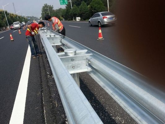 Puesta redonda de acero galvanizado de barrera recta para la seguridad y protección del tráfico