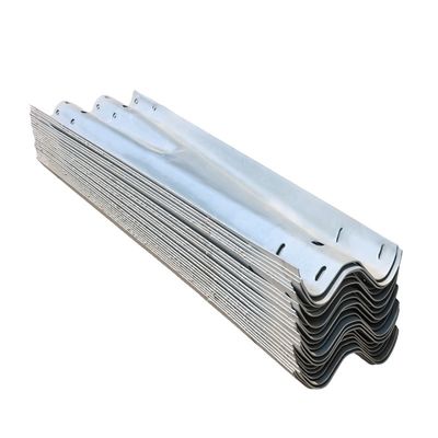 Seguridad del tráfico vial Personalizada Galvanizado en caliente con viga W 2 Barreras de protección curvadas para carretera