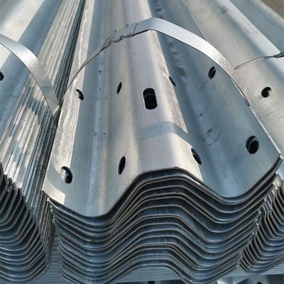 Seguridad vial barandillas de protección de vigas W para el tráfico de acero inoxidable AASHTO M180 estándar