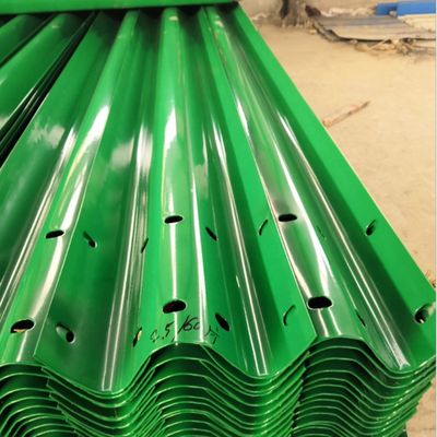 Color personalizado Q345 Q235 Acero galvanizado barandilla de protección de carreteras para la seguridad del tráfico vial