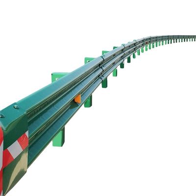 Color personalizado Q345 Q235 Acero galvanizado barandilla de protección de carreteras para la seguridad del tráfico vial