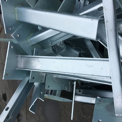 Post de cercas de acero tipo U galvanizado y recubierto de polvo para barandillas de protección de carreteras personalizadas