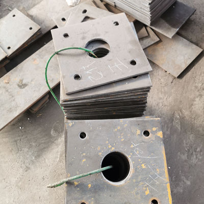 Puntos de vallas de acero inoxidable galvanizados y laminados en caliente con brida personalizada