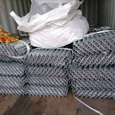 Barrera de acero galvanizado de carretera de tráfico Aashto M180 Standard Z Post con recubrimiento en polvo