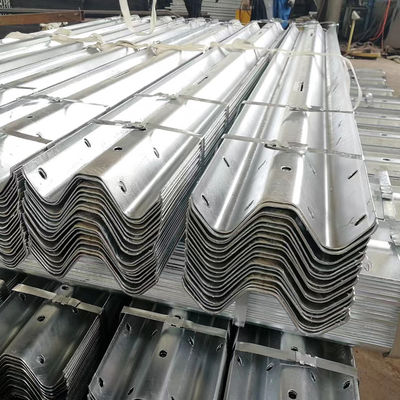 Seguridad vial de tráfico de la autopista Galvanizado GS4 barrera de protección con barrera de acero corrugado