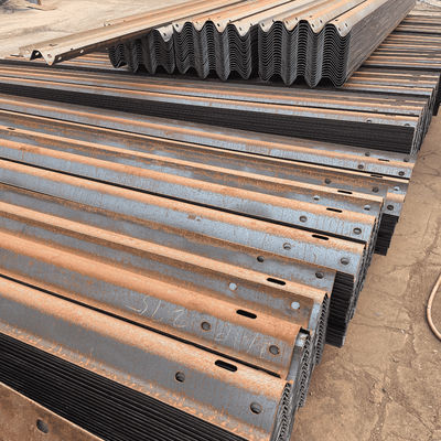 Tecnología de laminado en frío galvanizado en caliente En1317 N1 Acero de zinc barandilla de protección de la carretera