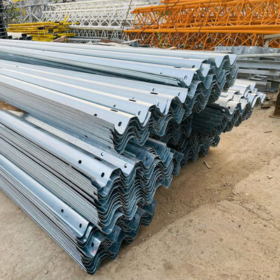 Q235 Q345 Galvanizado en caliente con tres vigas de vigilancia de carreteras con extremo de cola de pez de acero