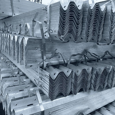 Seguridad vial 550g Zinc Coated Corrugated Highway Guardrail con diseño personalizado