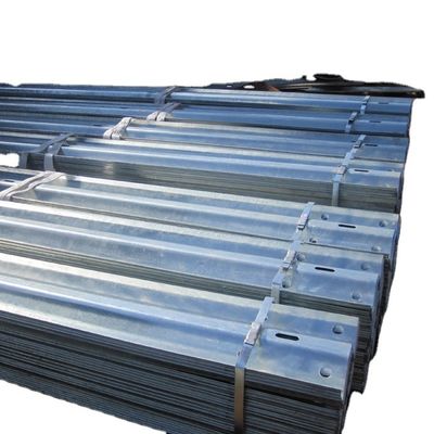 Seguridad vial Barrera de acero recubierta de zinc con certificación ISO 9001 e ISO 14001