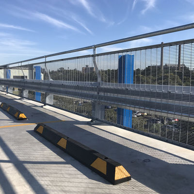 Tamaño personalizado W viga Aashto M180 Acero galvanizado baranda de protección de la carretera para la seguridad vial