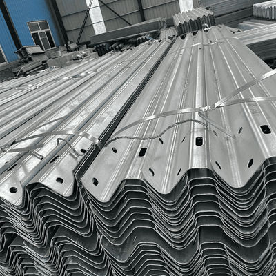 Q235 Q345 Fabricación de barandillas galvanizadas de acero para carreteras y para seguridad al aire libre